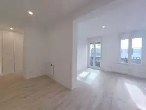 Living room of Apartments for rent in Madrid  with Heating, Parquet flooring and Washing machine
