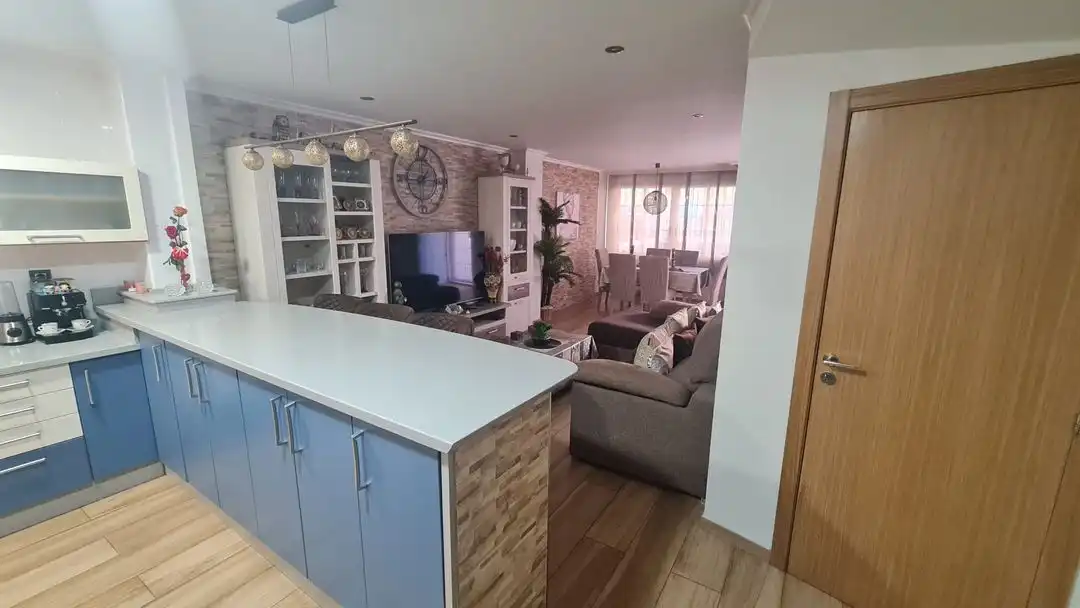 Casa a schiera con piscina in vendita a Carrer Josefina Manresa, imagen 3