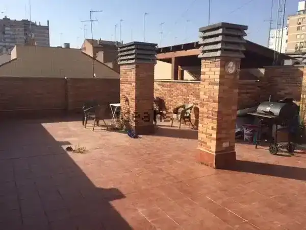 Terrassa de Àtic en venda en  Zaragoza Capital amb Aire condicionat, Piscina i Balcó