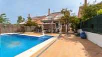 Swimming pool of House or chalet for sale in Arroyomolinos (Madrid)  with Air Conditioner, Terrace and Swimming Pool