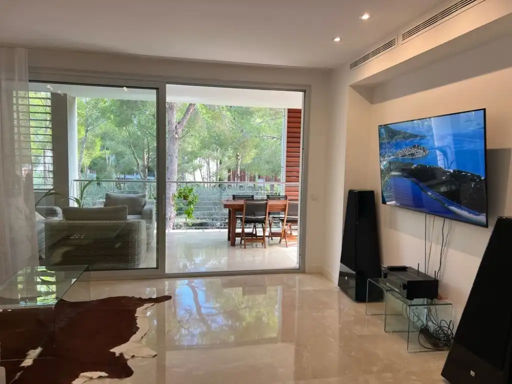 Sala de estar de Apartamento de alquiler en Calvià con Aire acondicionado, Jardín privado y Terraza