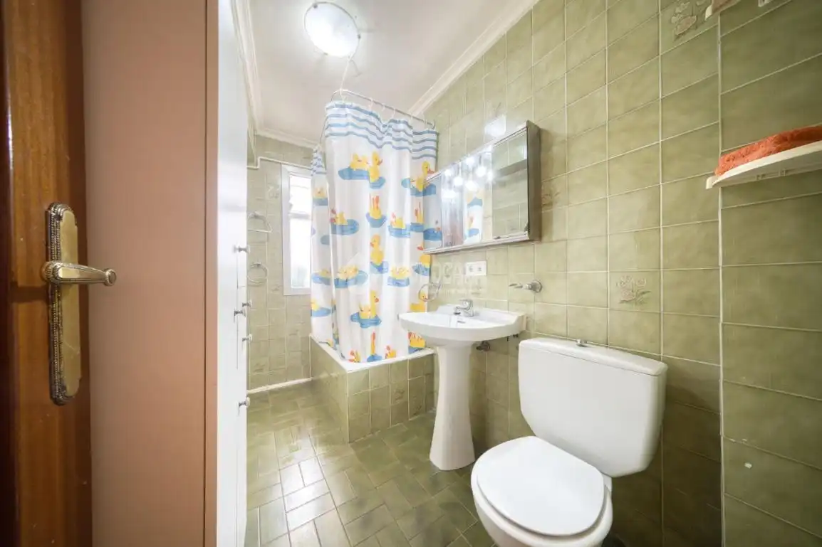 Bathroom of Flat for sale in Valladolid  with Heating, Parquet flooring and Furnished