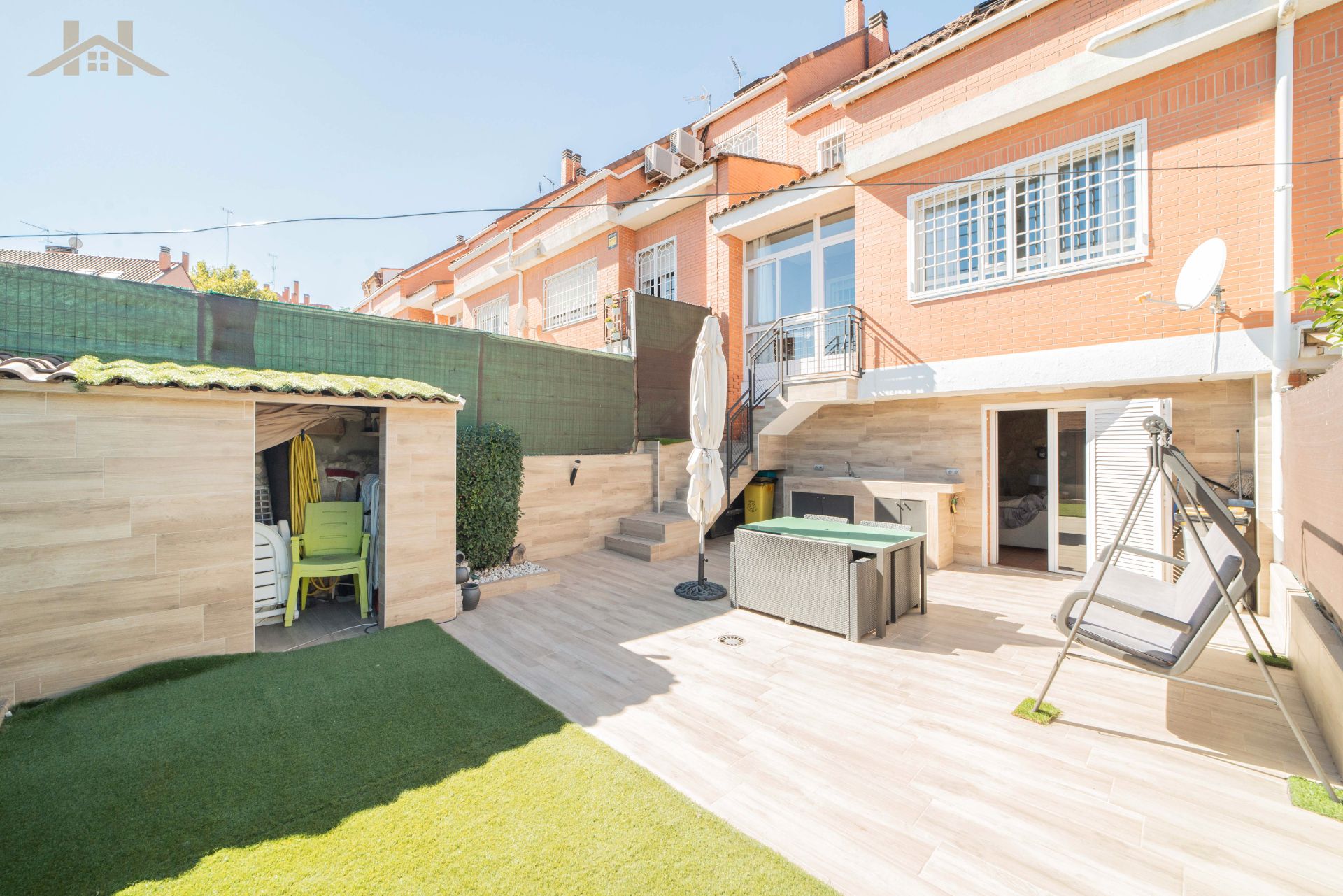 Jardí de Casa adosada en venda en Móstoles amb Aire condicionat, Calefacció i Jardí privat