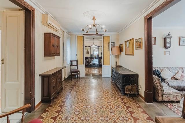 Piso en Venta en Carrer d'Avinyó en Barri Gòtic