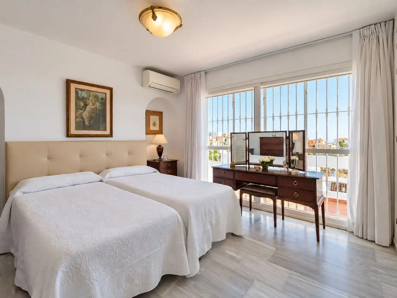 Dormitori de Casa o xalet en venda en Marbella Centro