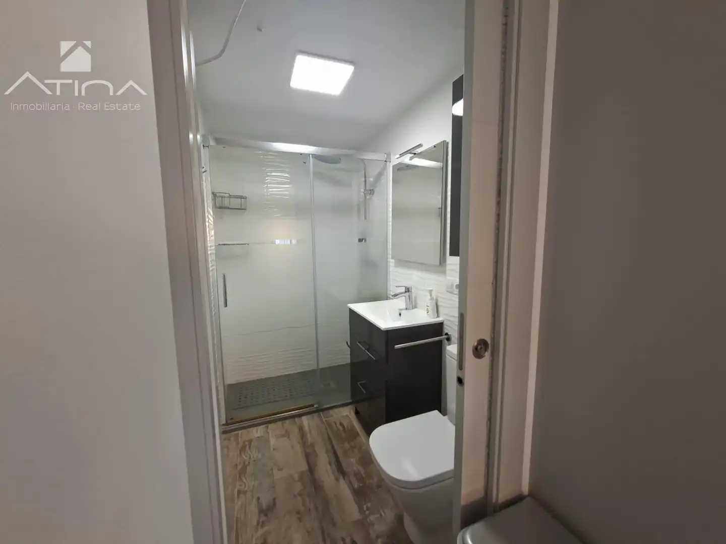 Badezimmer von Wohnungen zum Verkauf in Gandia mit Klimaanlage, Heizung und Privatgarten