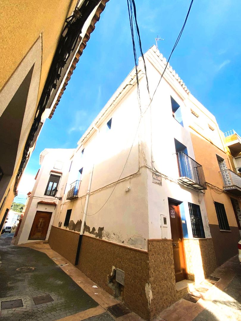 Vista exterior de Casa adosada en venta en Artana con Balcón