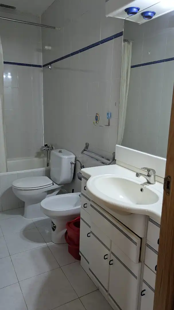 Baño de Piso en venta en Madrid con Calefacción y Terraza