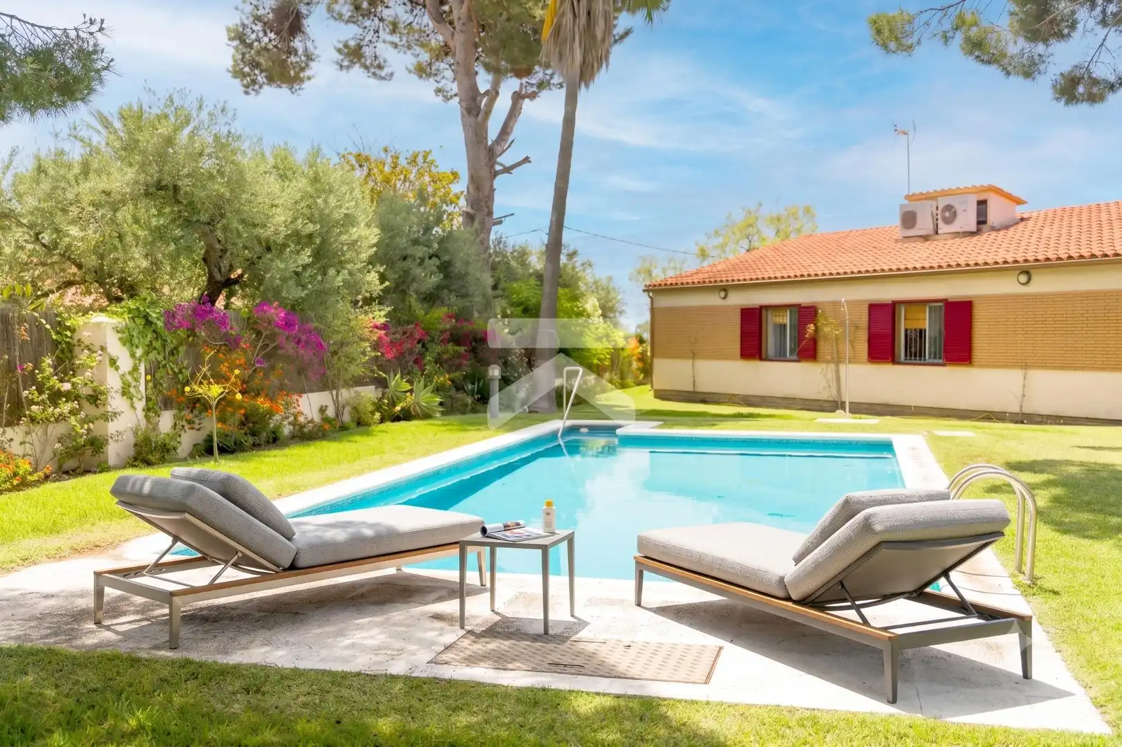 Schwimmbecken von Haus oder Chalet zum Verkauf in Cambrils mit Klimaanlage, Heizung und Privatgarten
