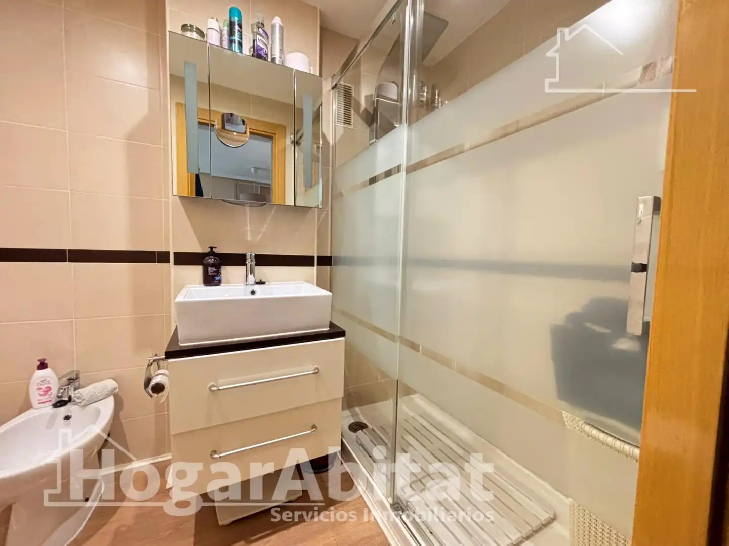 Baño de Piso en venta en Oropesa del Mar / Orpesa con Aire acondicionado, Calefacción y Jardín privado