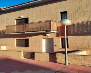 Exterior view of Single-family semi-detached for sale in María de Huerva  with Heating, Private garden and Parquet flooring