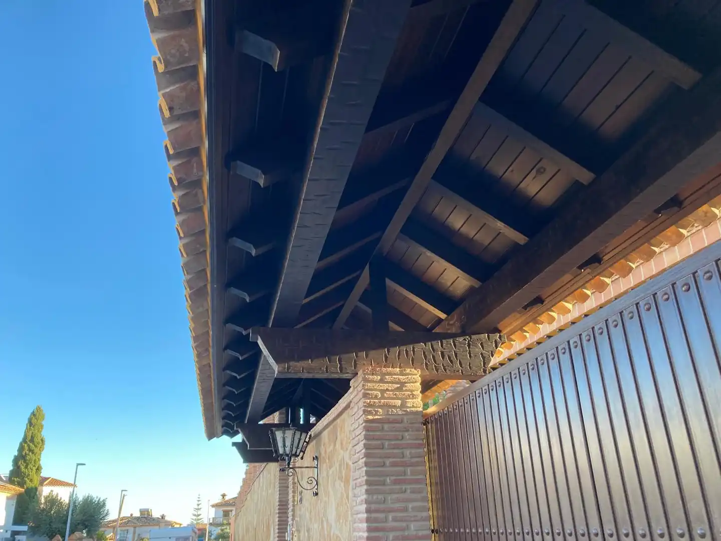 Vista exterior de Casa o chalet en venta en Fuengirola con Aire acondicionado, Jardín privado y Parquet