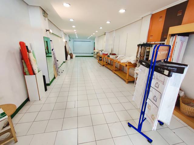 Local comercial en Alquiler en Centro