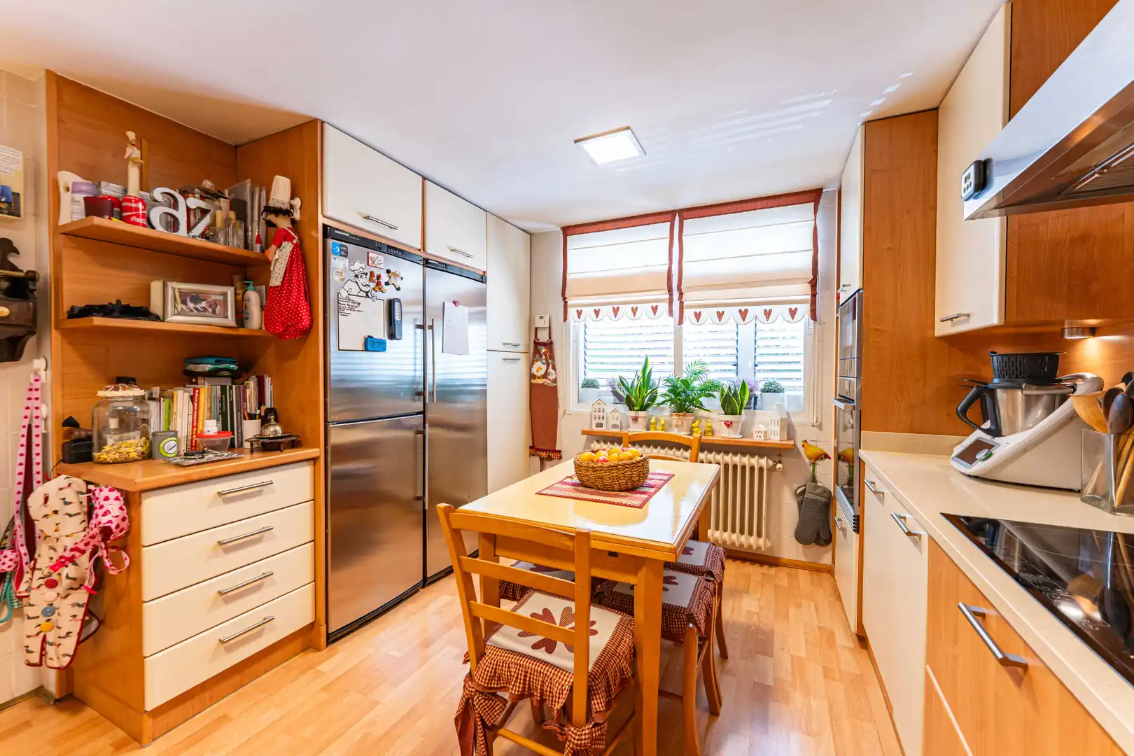 Cocina de Casa adosada en venta en Las Rozas de Madrid con Aire acondicionado, Calefacción y Jardín privado