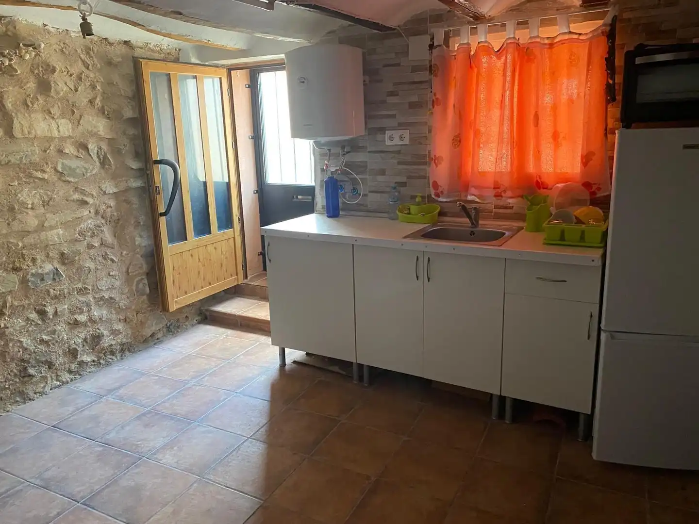 Cuina de Finca rústica en venda en Villanueva de Jiloca amb Jardí privat