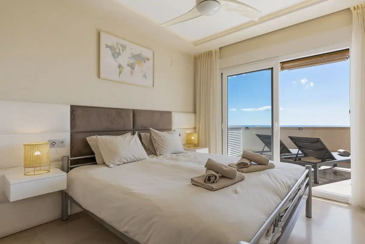 Apartamento con terraza en venta en Selwo, imagen 14