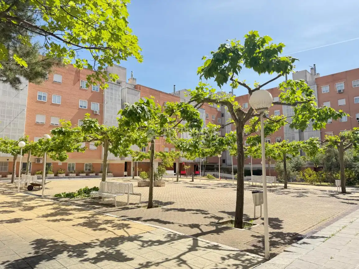 Vista exterior de Piso en venta en Madrid con Aire acondicionado y Calefacción