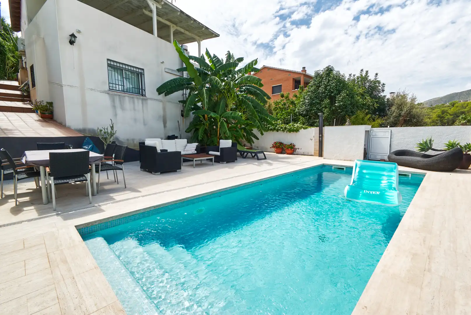 Swimming pool of Houses for sale in Castelldefels  with Air Conditioner, Heating and Private garden