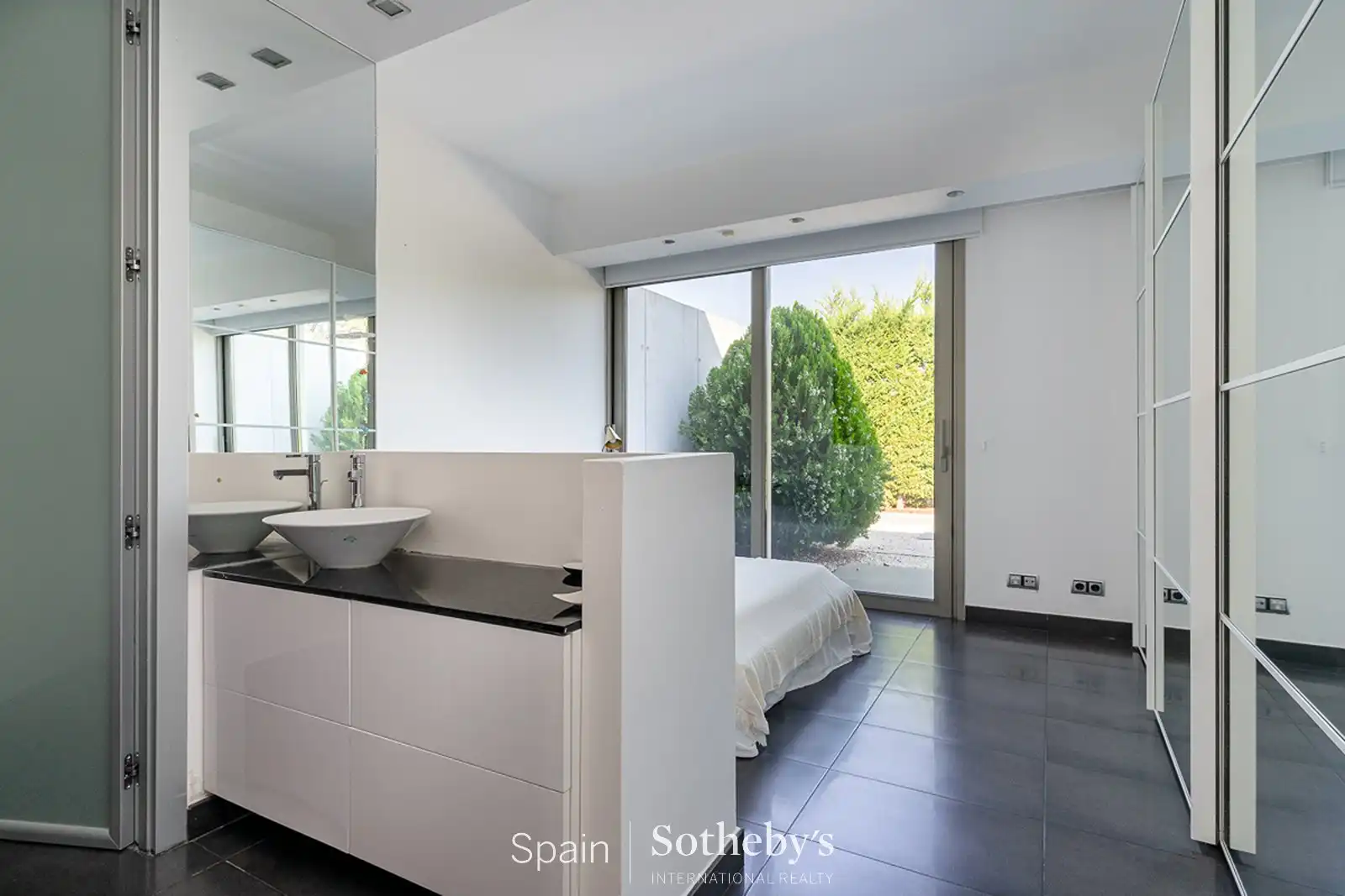 Bathroom of Houses for rent in Ciudalcampo  with Air Conditioner, Heating and Private garden