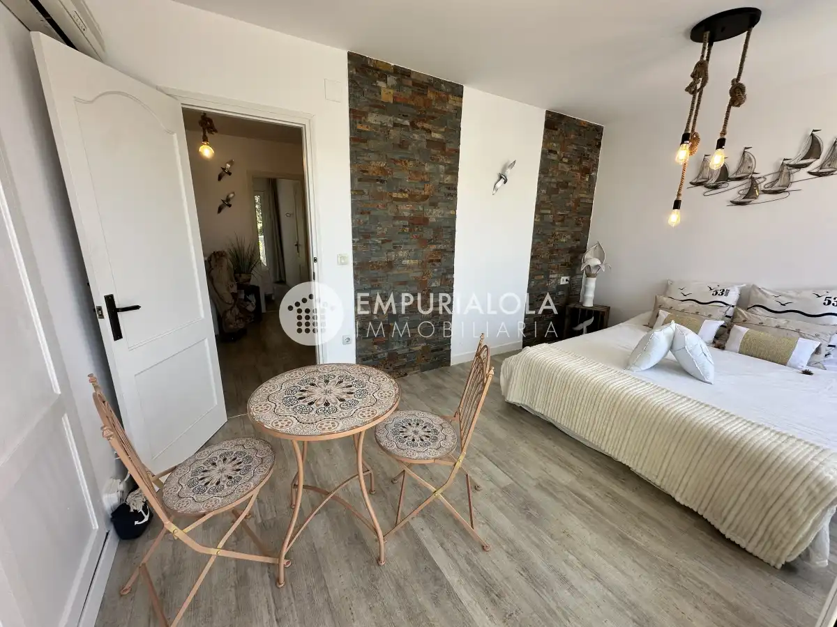 Habitación de Casa o chalet en venta en Empuriabrava con Aire acondicionado, Piscina y Amueblado
