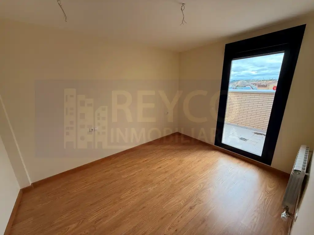 Apartamento con ascensor en venta en Poligono 20 Paraje 155 Partelacuesta, imagen 5