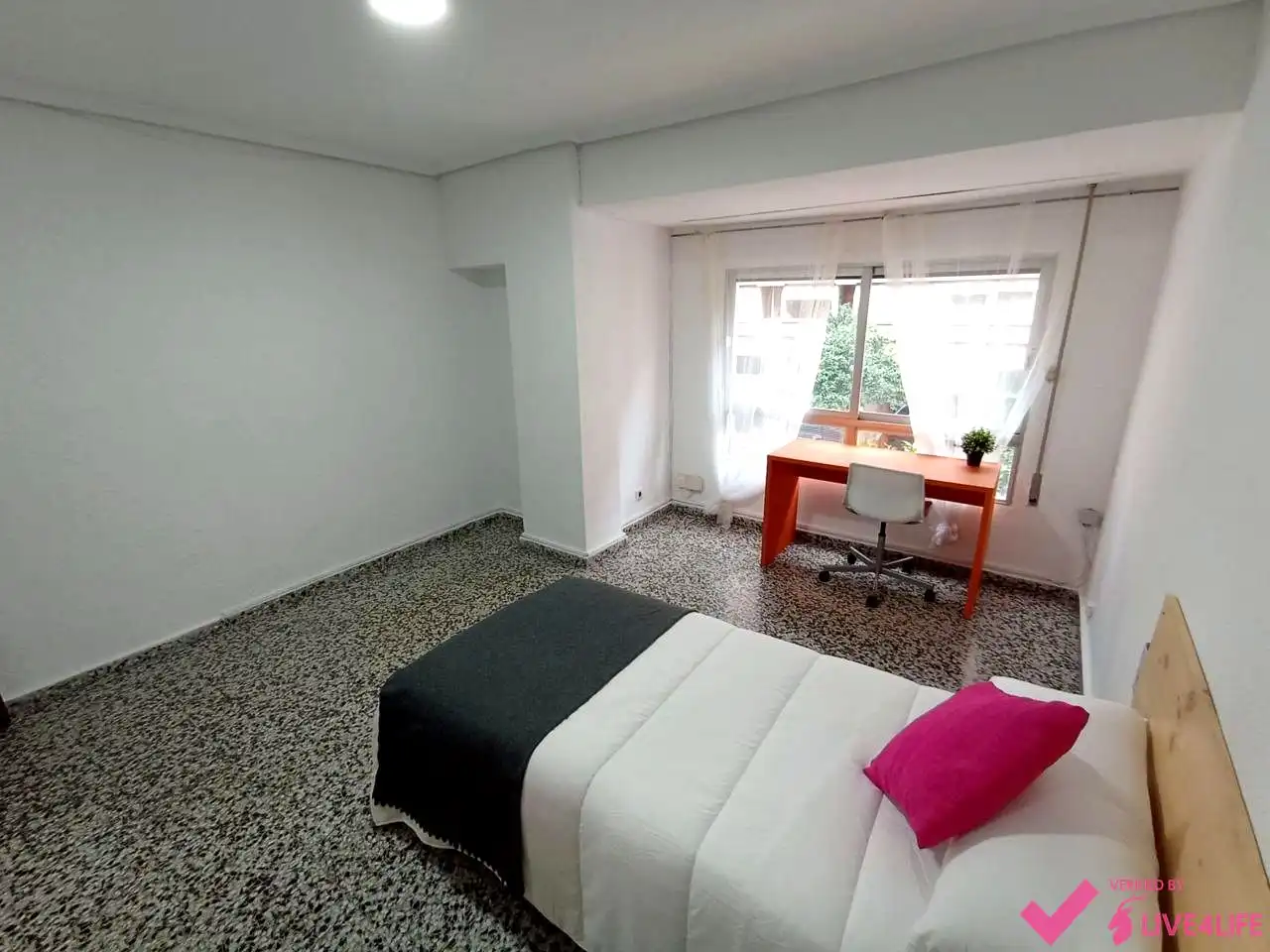Schlafzimmer von Wohnung zur Miete in Valencia mit Terrasse und Möbliert