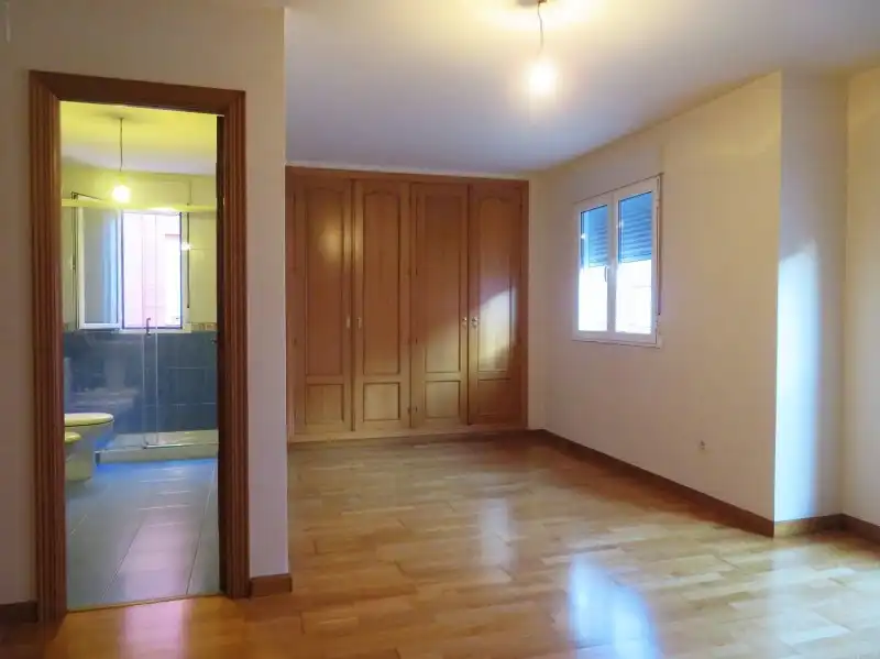 Habitación de Casa o chalet en venta en Chozas de Abajo con Calefacción, Jardín privado y Trastero
