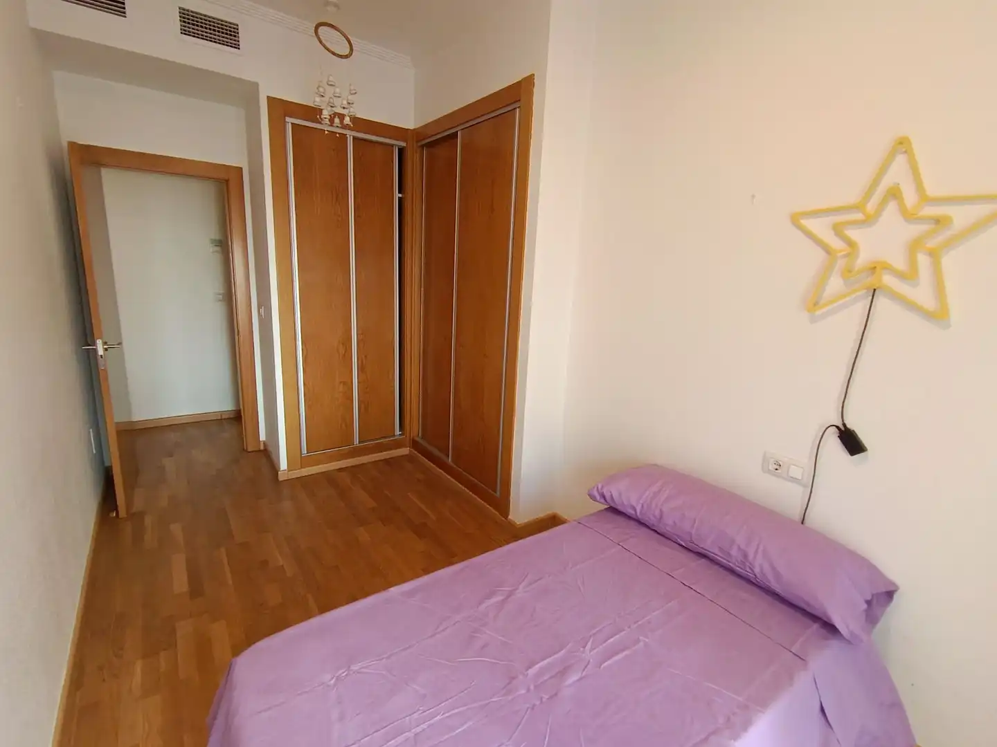 Dormitori de Apartament en venda en Lorca amb Aire condicionat, Terrassa i Moblat