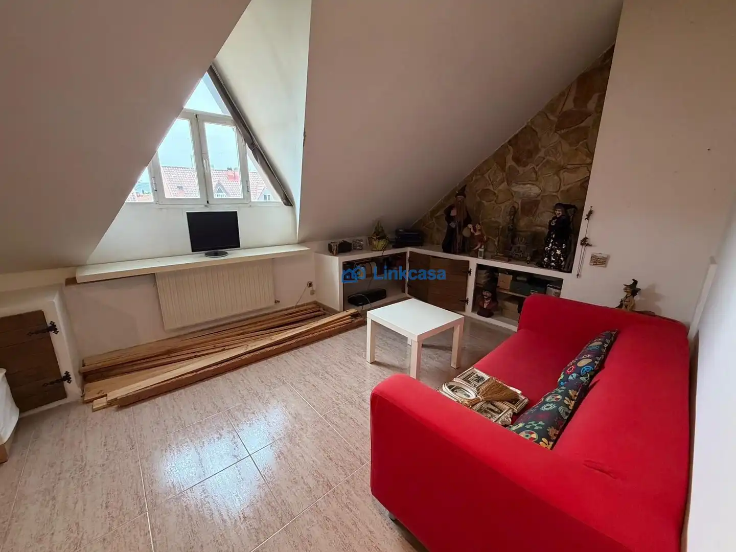 Sala de estar de Casa adosada en venta en Velilla de San Antonio con Aire acondicionado, Calefacción y Jardín privado