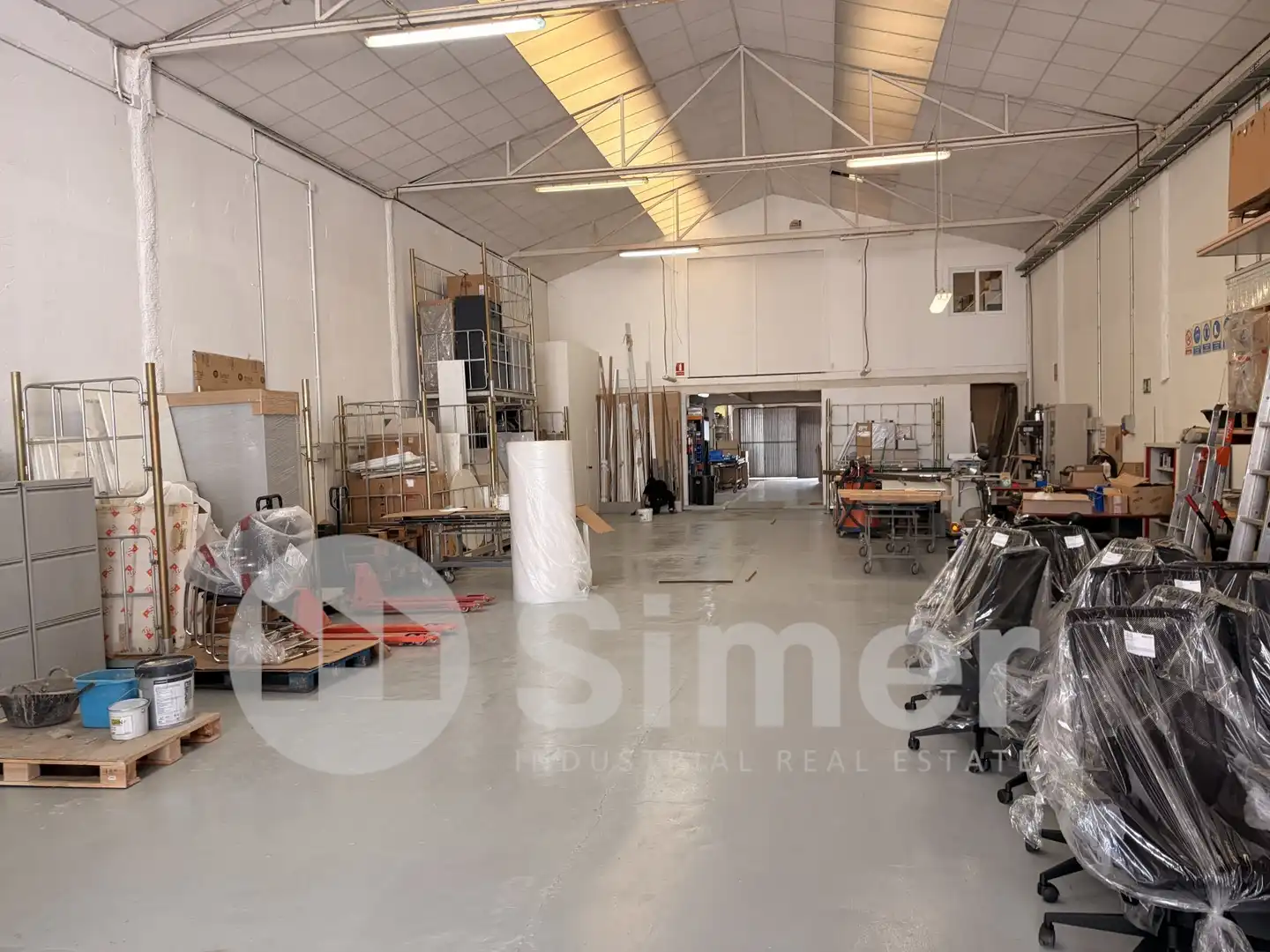 Industrial buildings for sale in Canovelles