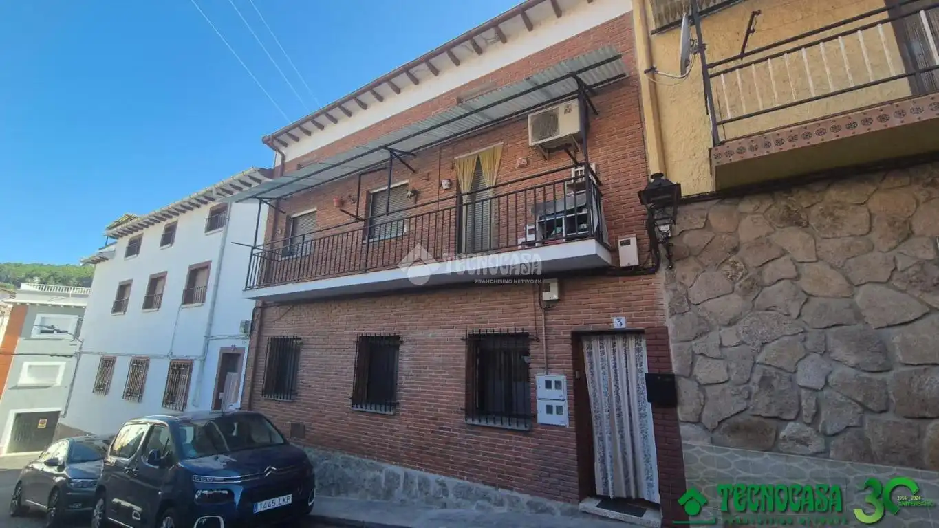 Vista exterior de Casa adosada en venda en Arenas de San Pedro