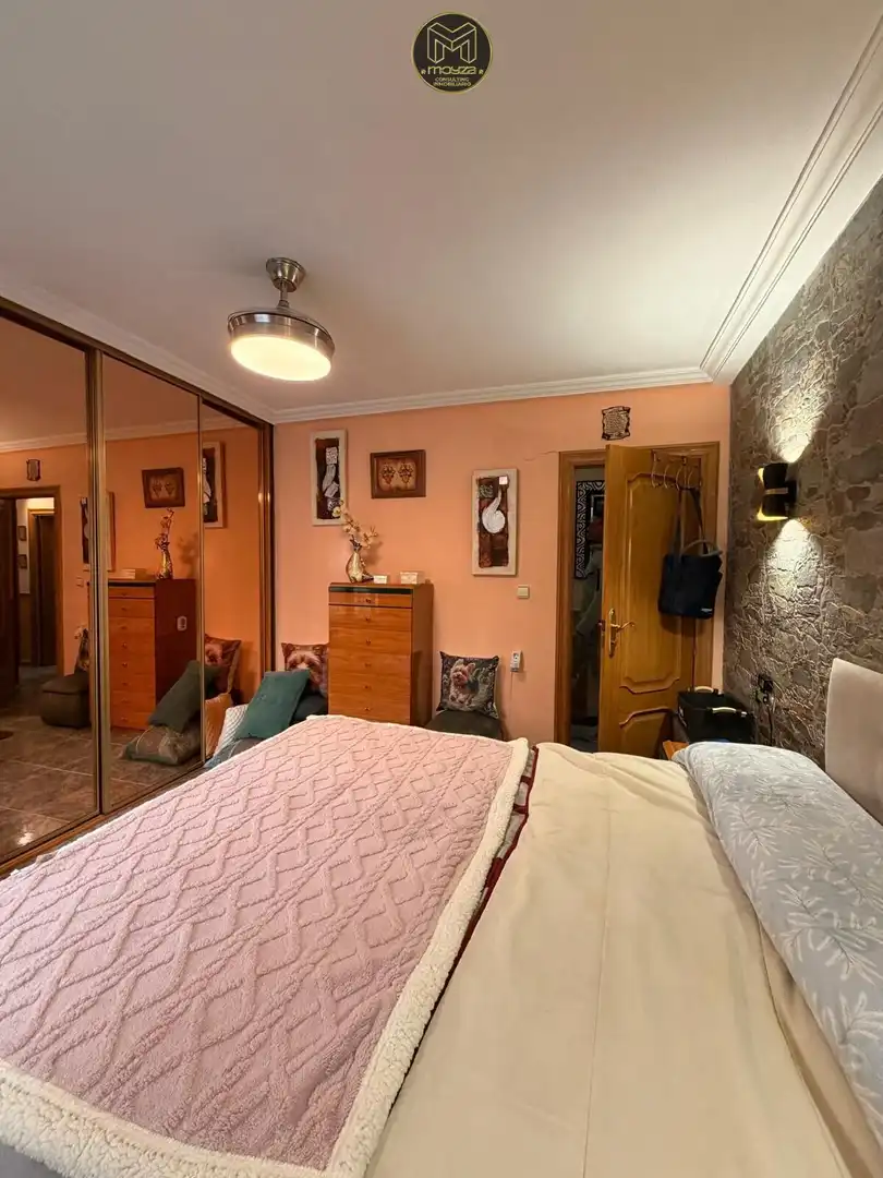 Schlafzimmer von Wohnung zum Verkauf in Jaén mit Klimaanlage, Heizung und Privatgarten