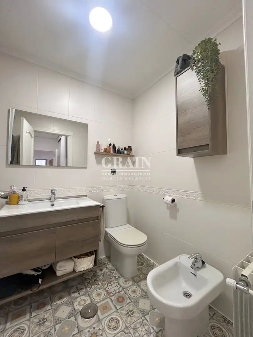 Baño de Ático en venta en Albacete con Aire acondicionado, Calefacción y Parquet