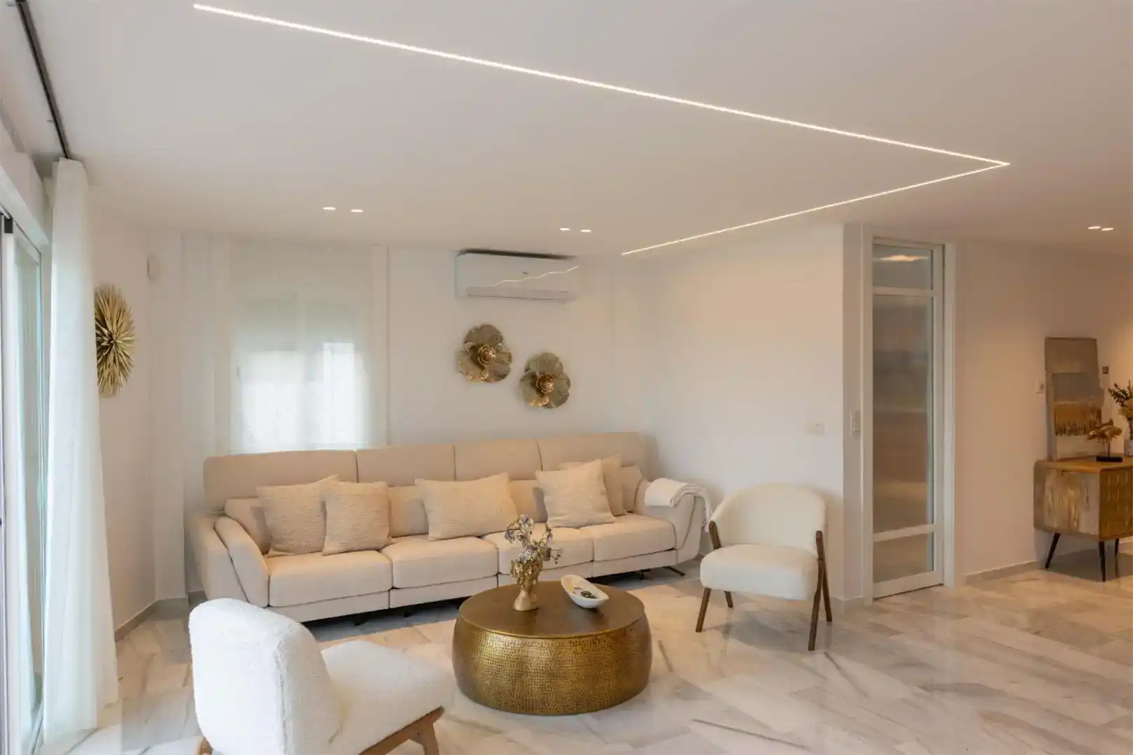 Sala de estar de Casa o chalet en venta en Almuñécar con Jardín privado, Piscina y Balcón