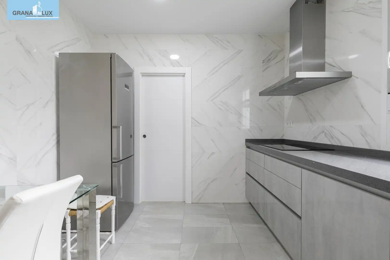 Cocina de Casa o chalet en venta en Churriana de la Vega con Aire acondicionado, Jardín privado y Piscina