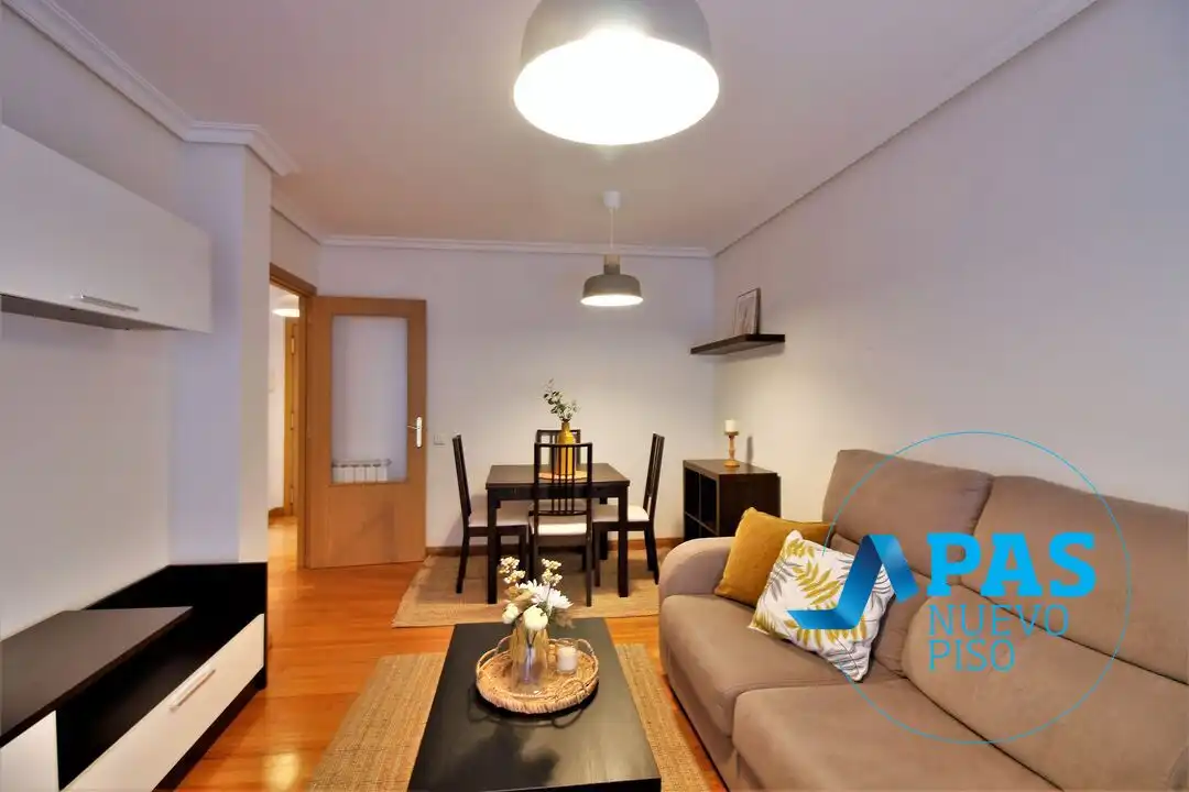 Sala de estar de Piso de alquiler en Piélagos con Calefacción, Jardín privado y Parquet