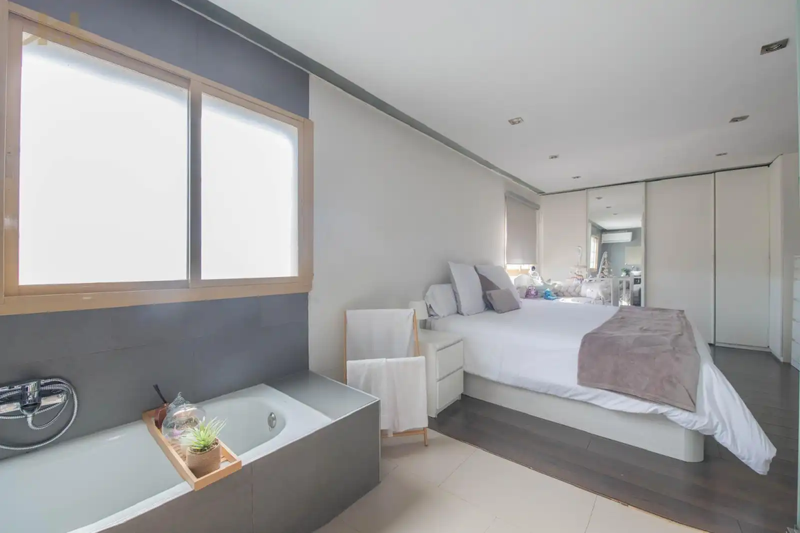 Bedroom of Detached homes for sale in Yeles  with Air Conditioner, Heating and Private garden
