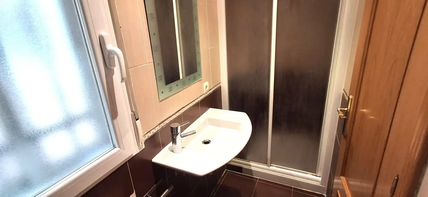 Bathroom of Flat for sale in Valladolid  with Heating and Parquet flooring