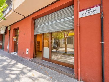 Local comercial de lloguer a Calle Diputación 31