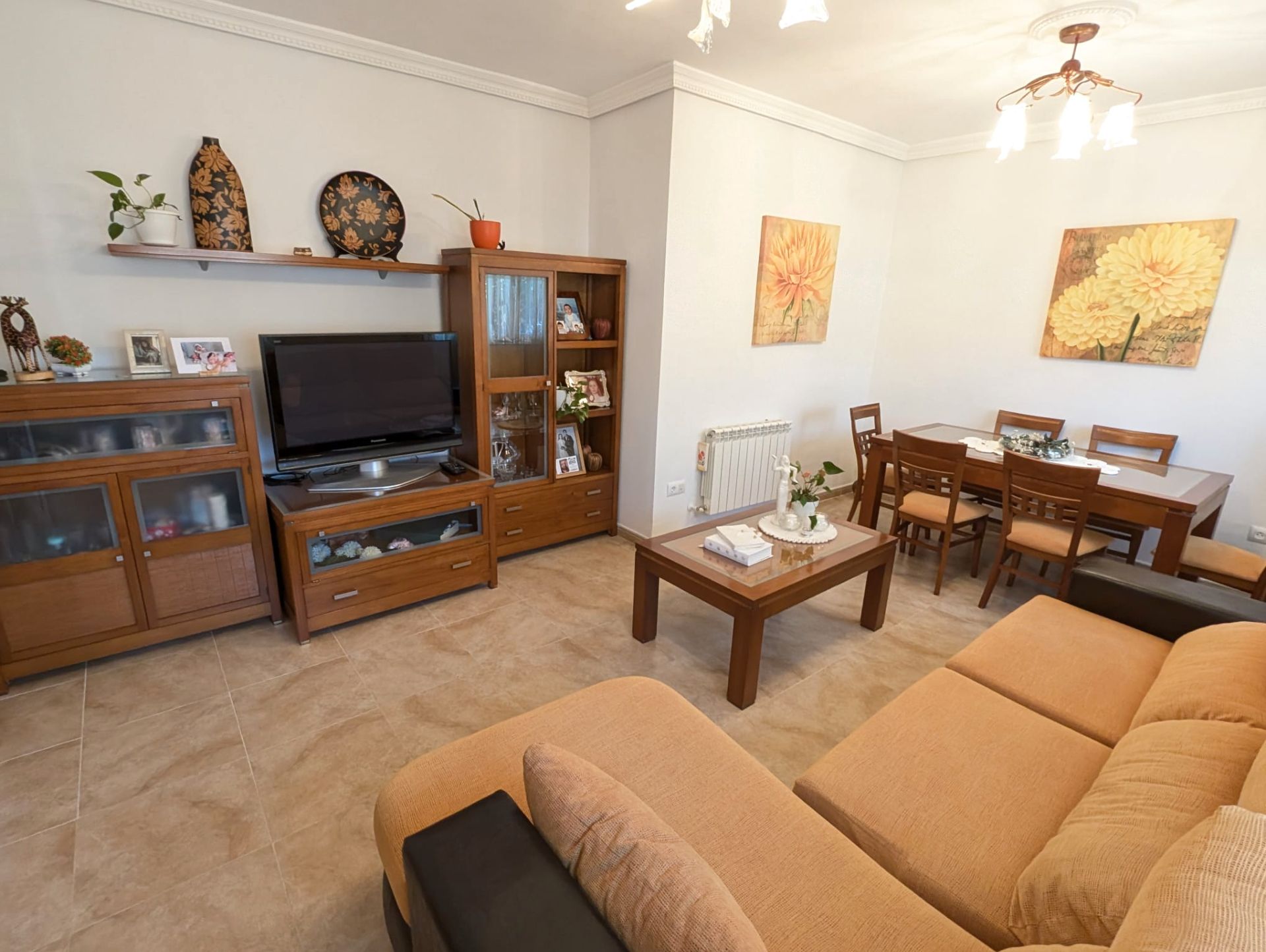 Sala d'estar de Casa o xalet en venda en La Mata amb Calefacció