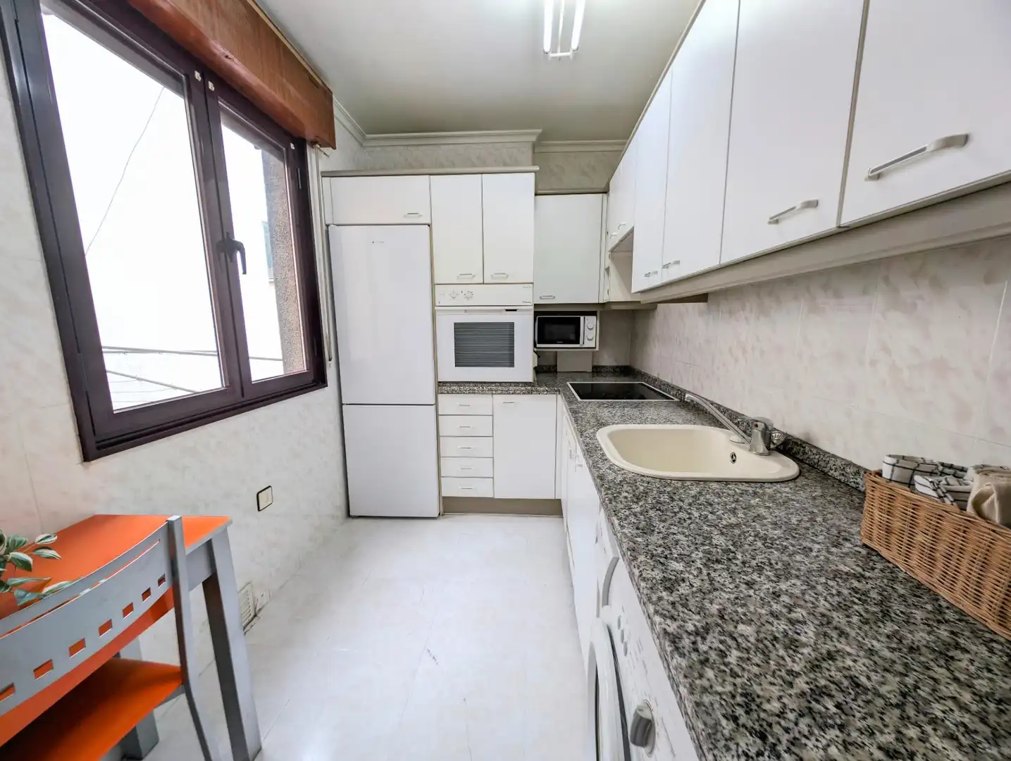 Cocina de Piso en venta en Mieres (Asturias) con Calefacción, Amueblado y Balcón