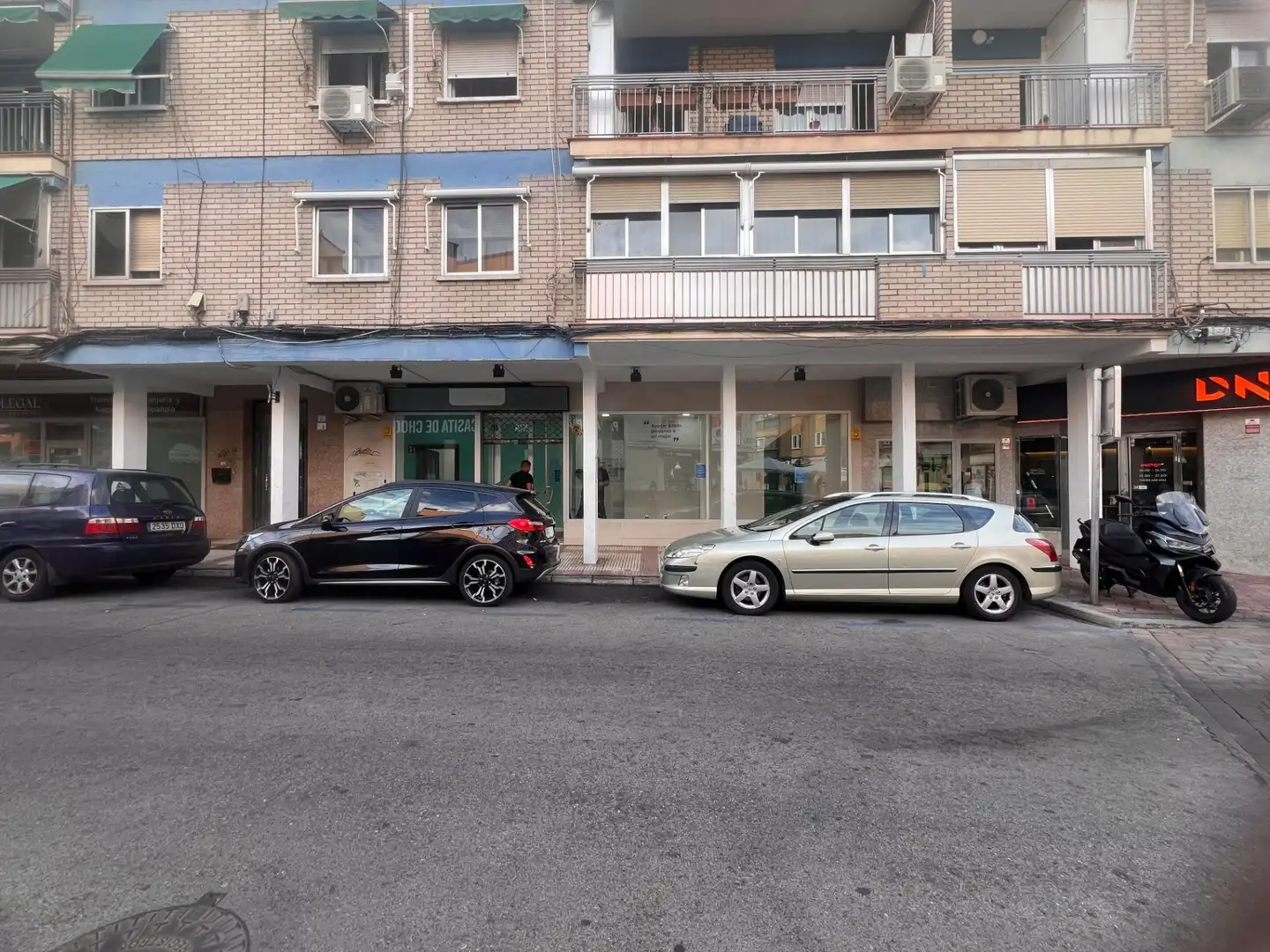 Vista exterior de Local en venda en Alcobendas amb Aire condicionat