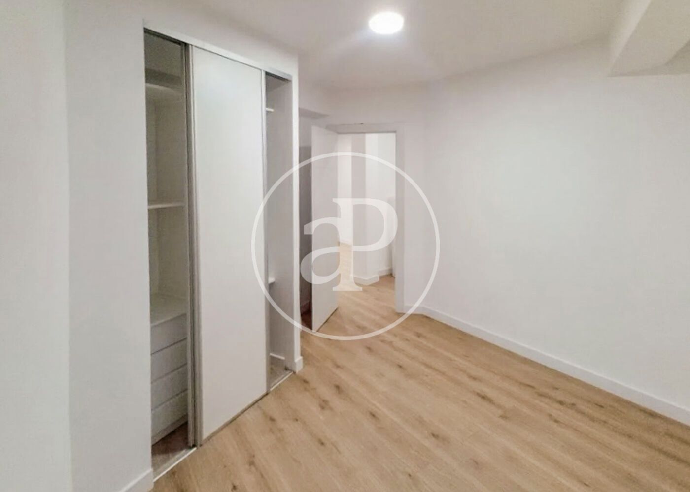 Dormitori de Pis en venda en  Madrid Capital amb Aire condicionat, Calefacció i Terrassa