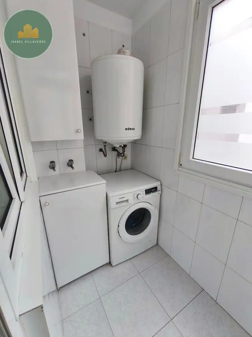 Badezimmer von Wohnung zum Verkauf in A Coruña Capital  mit Heizung und Abstellraum