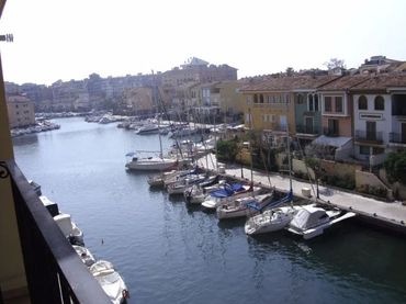 Flat with pool to rent in Port Saplaya