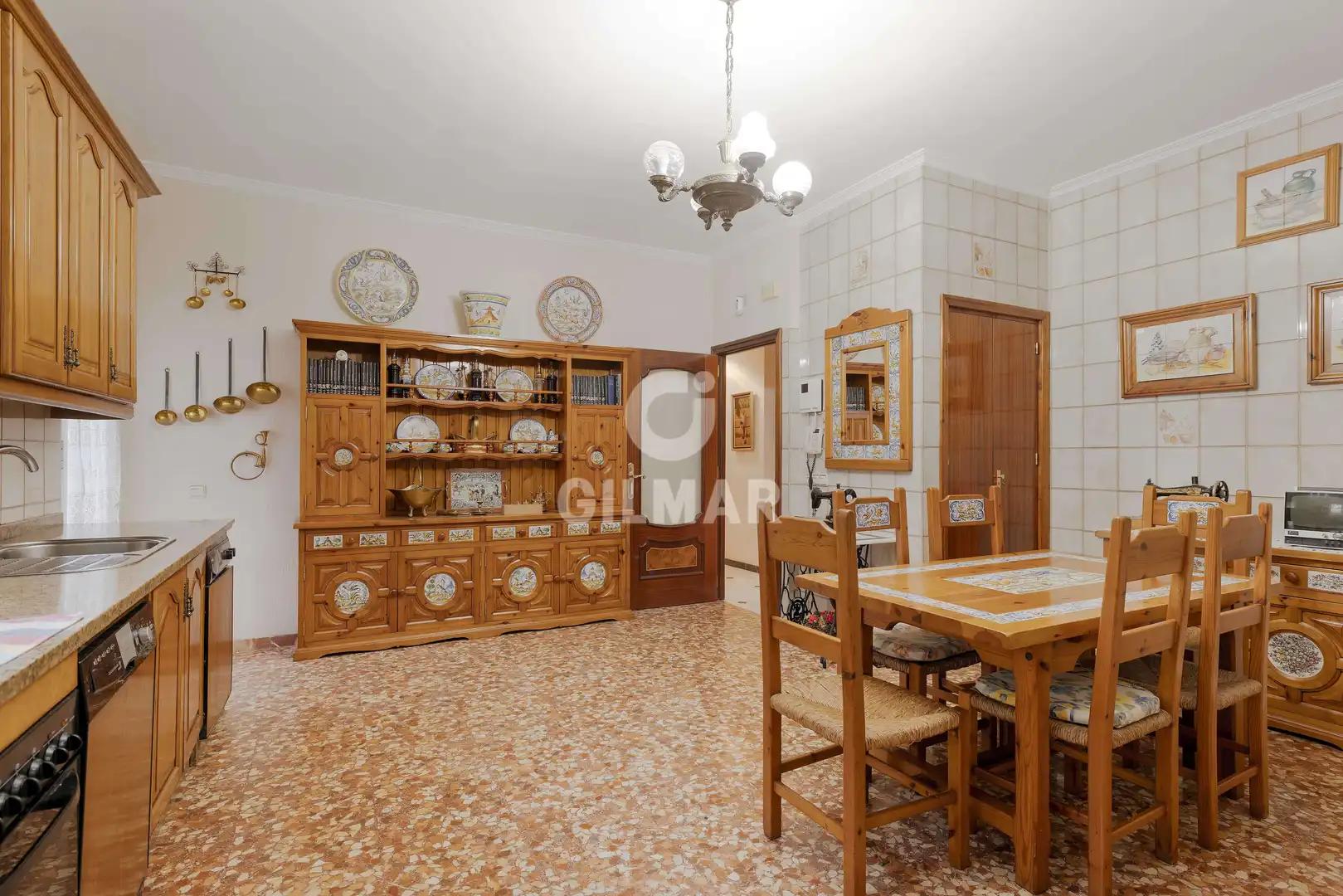 Menjador de Casa o xalet en venda en Sevilla amb Calefacció i Jardí privat