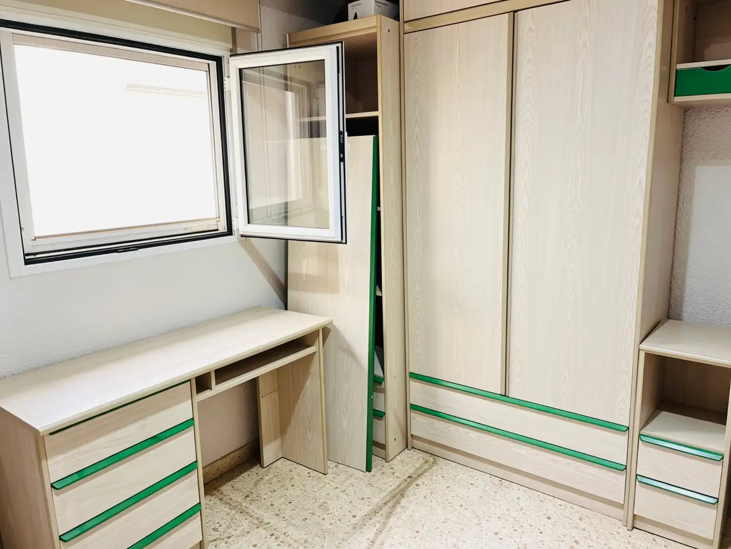 Bedroom of Flat for sale in Valencia  with Air Conditioner, Heating and Terrace