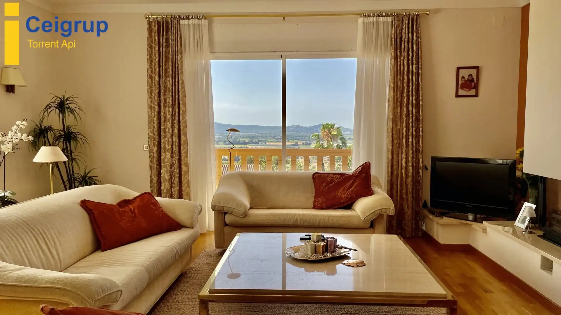 Sala de estar de Casa o chalet en venta en L'Estartit con Aire acondicionado, Calefacción y Terraza
