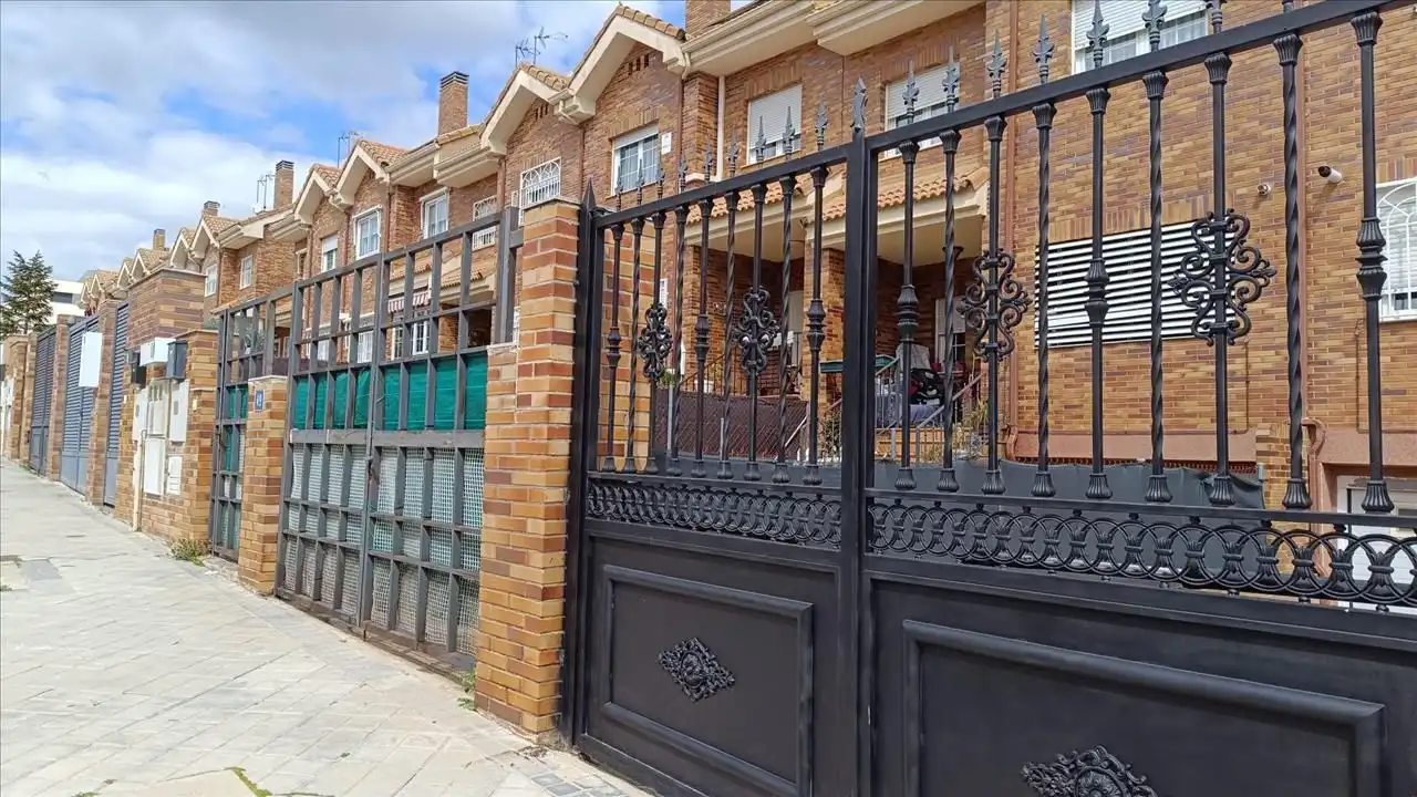 Maison mitoyenne à vendre à Calle Santoña, imagen 2