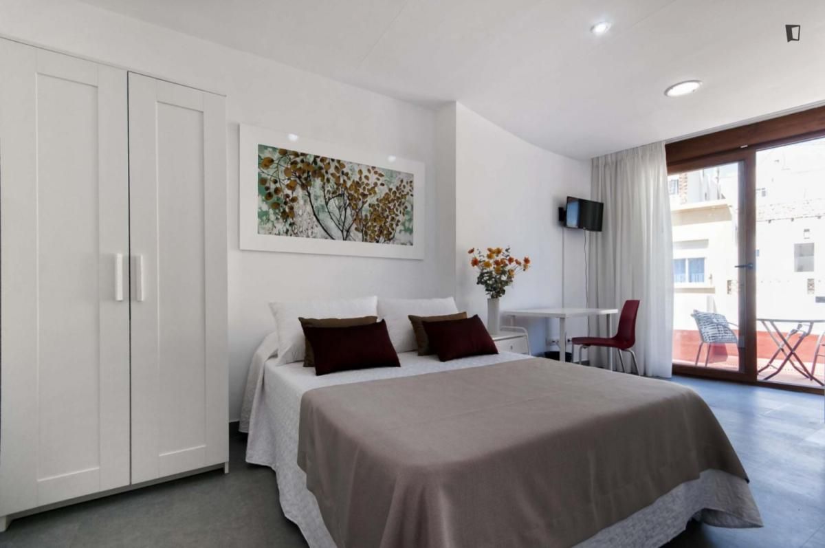 Study to rent in San Antón